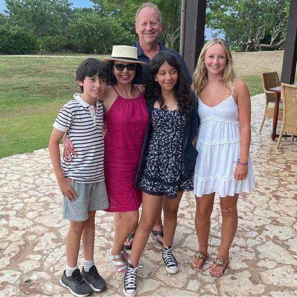 Meet your Posher, Athena - Picture 3 of 3